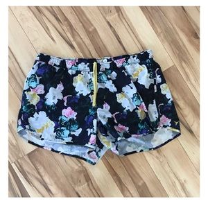 3/$20 Old Navy Floral athletic shorts